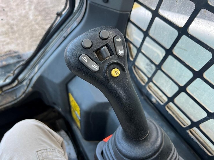 2021-bobcat-t66-image-24