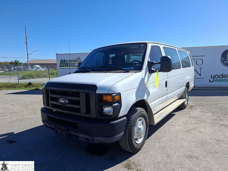 2011-ford-cargo-image-1