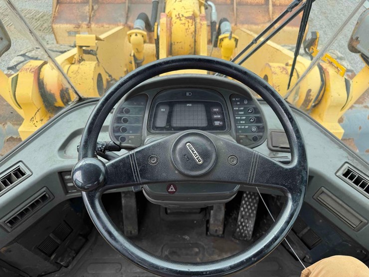komatsu-wa450-image-21