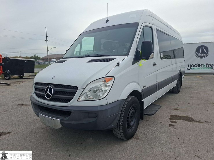 2012-mercedes-benz-sprinter-2500-image-1