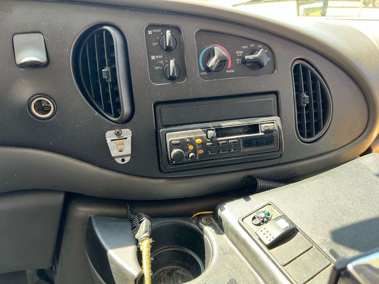 2007-ford-e350-image-15