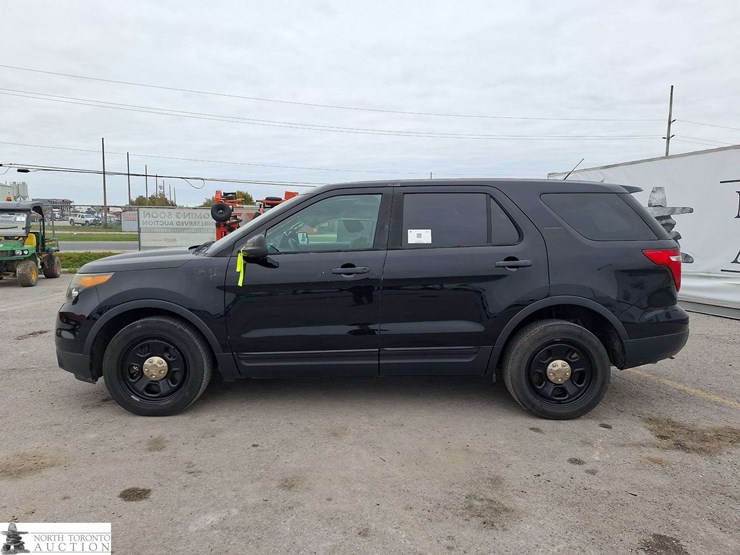 2015-ford-explorer-image-8