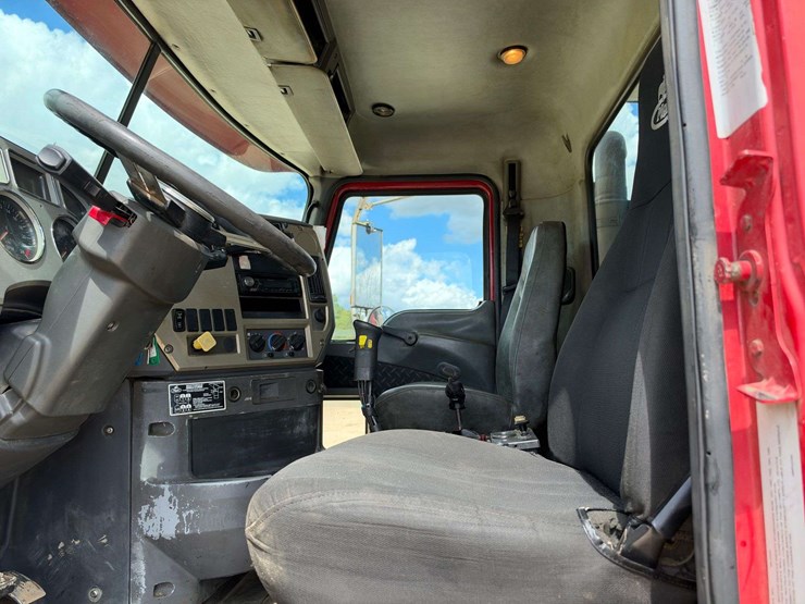 2007-mack-granite-ctp713b-image-11