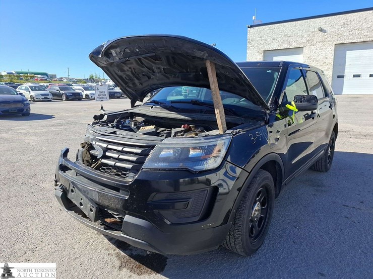 2017-ford-explorer-image-1