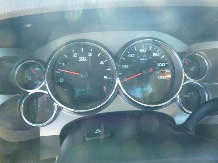 2014-chevrolet-3500hd-image-12