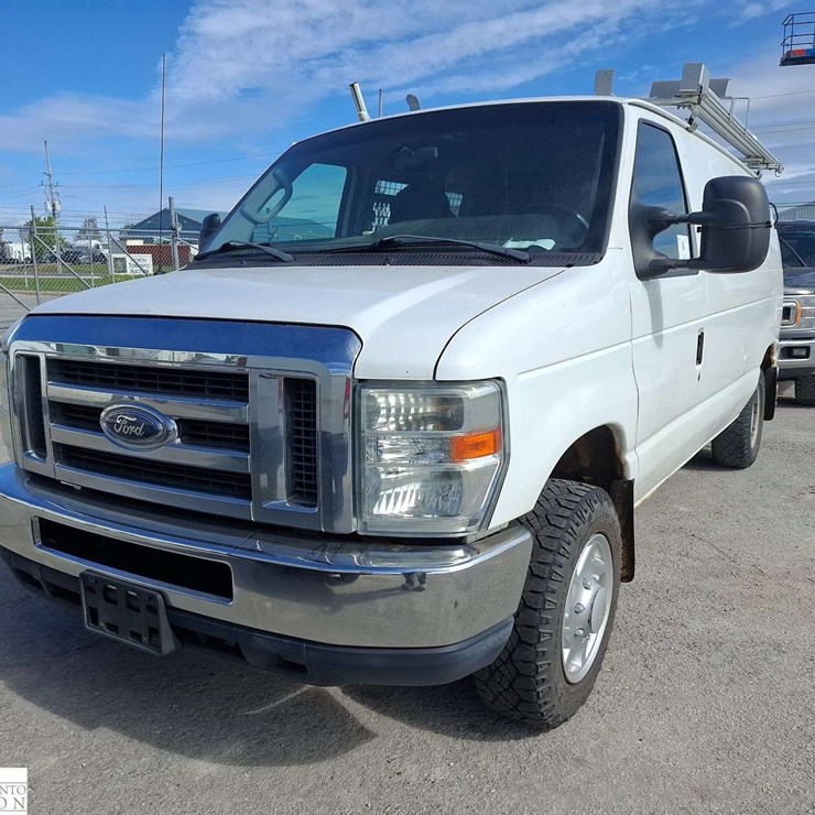 2011 FORD CARGO