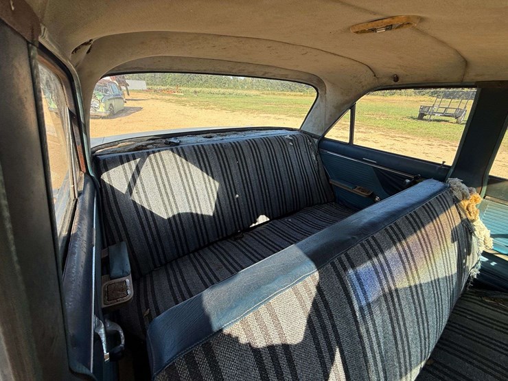 1962-chevrolet-chevy-ii-300-/-nova-400-4-door-sedan-image-25