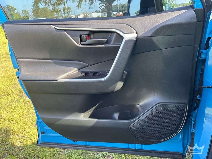 2021-toyota-rav4-image-11