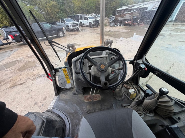 jcb-3cx-image-43