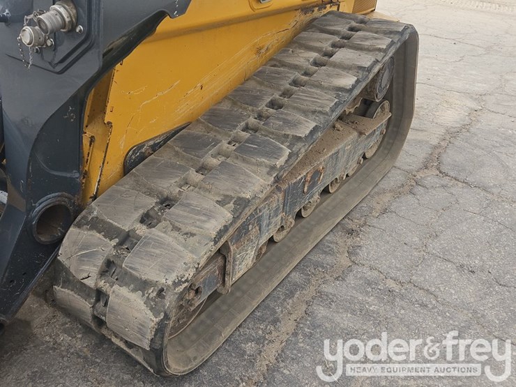 2021-deere-333g-image-29