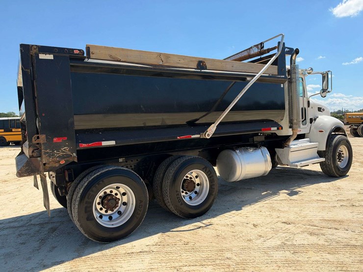 2020-peterbilt-348-image-4