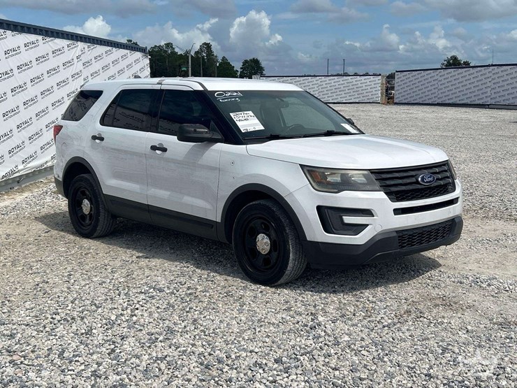 2017-ford-explorer-image-2