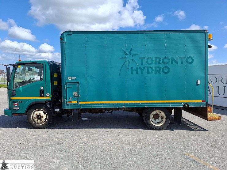 2014-isuzu-nqr-image-8