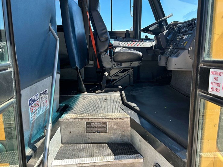 2016-freightliner-b2-image-9