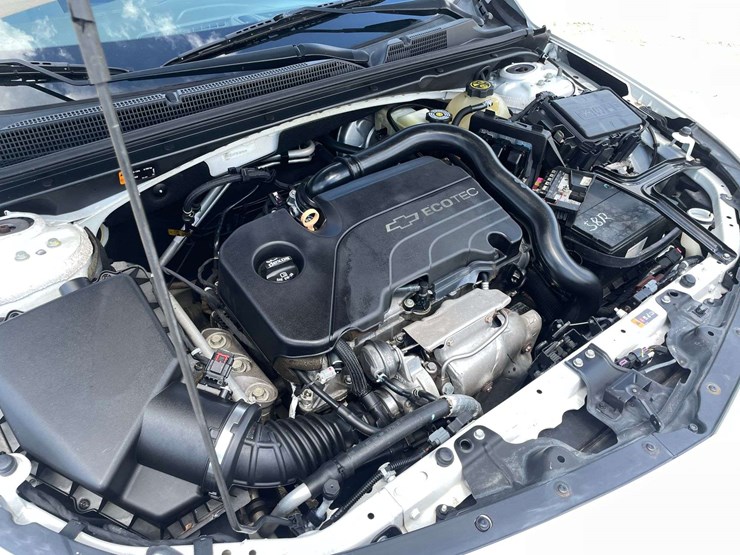 2016-chevrolet-malibu-4-door-sedan-(249,316-miles)-image-8