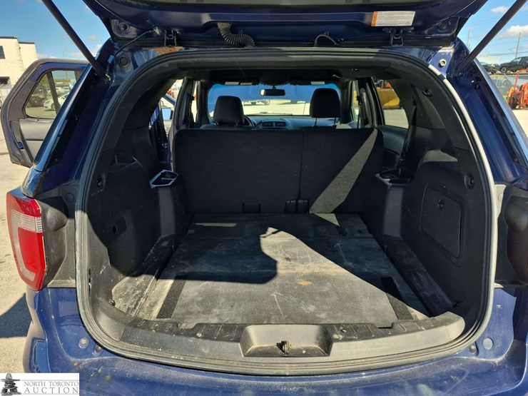 2017-ford-explorer-image-23