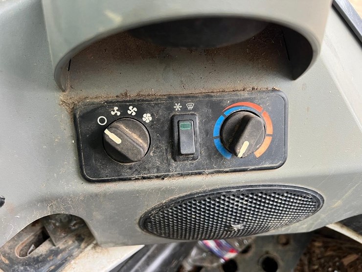 2019-bobcat-t740-image-19