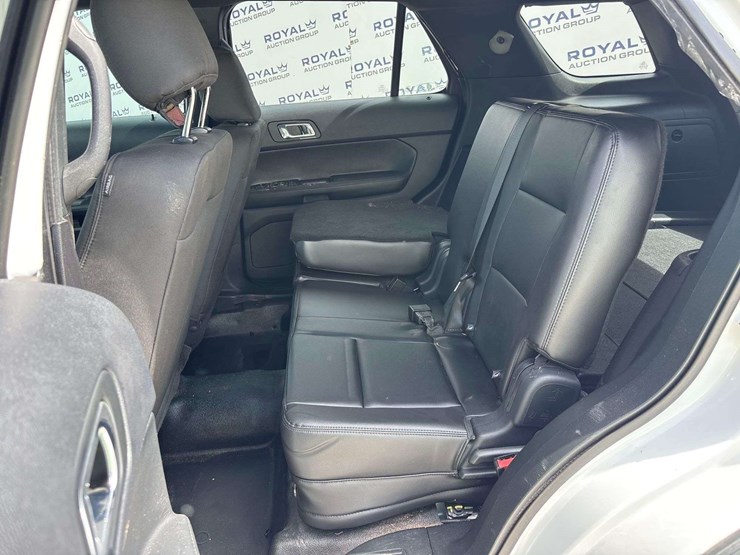 2018-ford-explorer-image-17