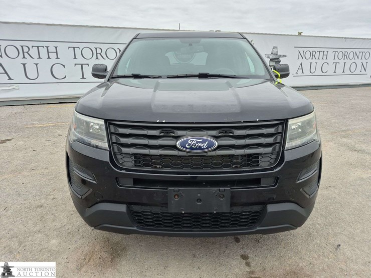 2019-ford-explorer-image-2