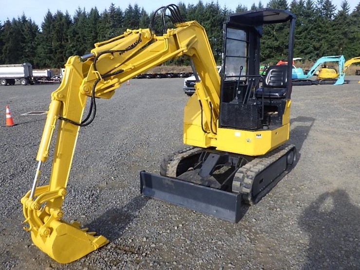 komatsu-pc28uu-image-1