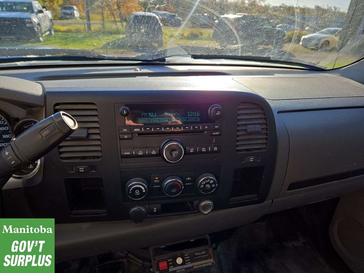2012-chevrolet-silverado-2500hd-image-19