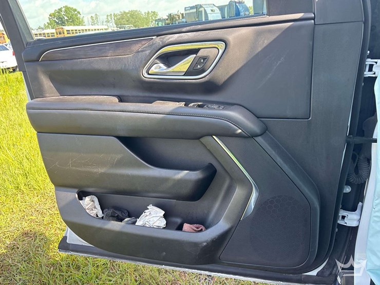 2023-chevrolet-tahoe-image-12