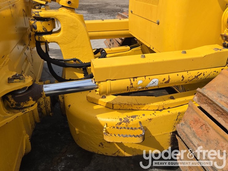 2024-komatsu-d71pxi-24-image-23