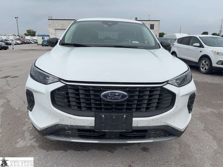 2023-ford-escape-image-2