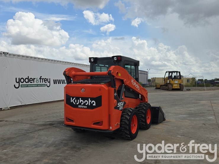 2024-kubota-ssv65-image-5