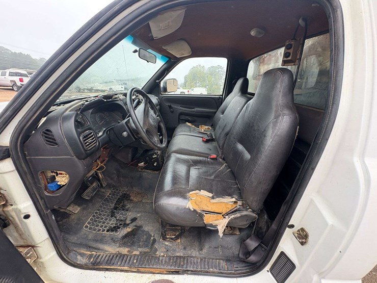 2001-dodge-ram-3500-image-9