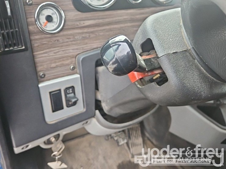 2019-freightliner-122sd-image-41
