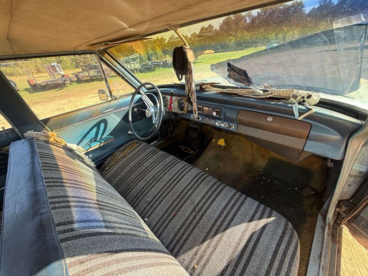 1962-chevrolet-chevy-ii-300-/-nova-400-4-door-sedan-image-24