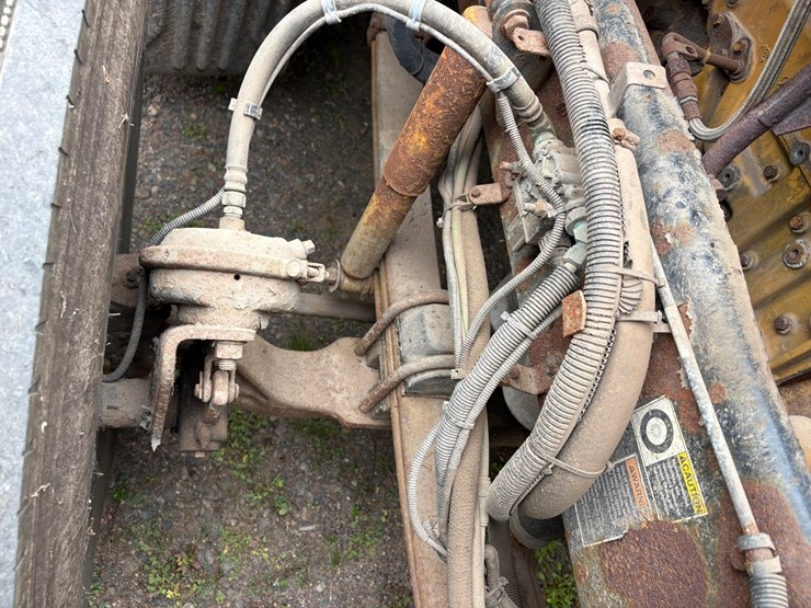 2009-caterpillar-c13-image-50