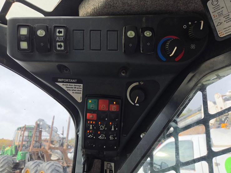 2020-deere-331g-image-43
