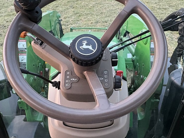 2018-john-deere-5125r-image-30