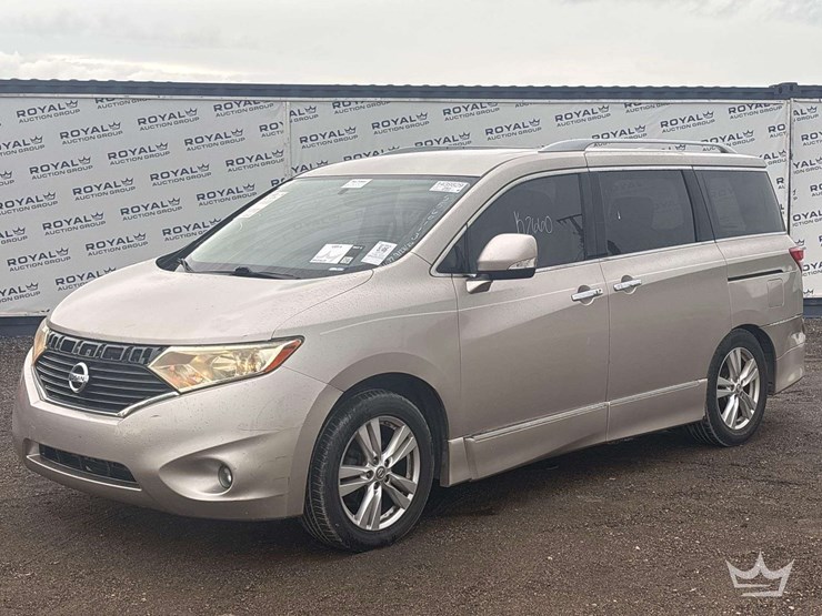 2012-nissan-quest-image-1
