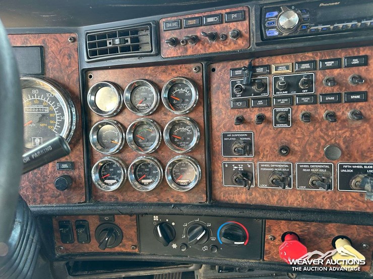 2006-kenworth-w900-image-21
