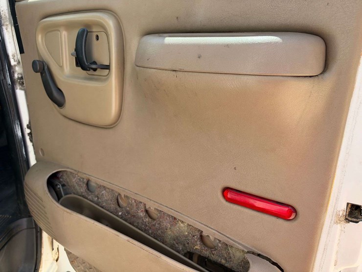2008-utility-van-image-17