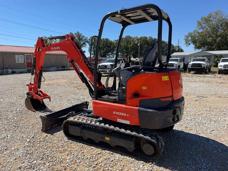 2023-kubota-kx033-4-image-4