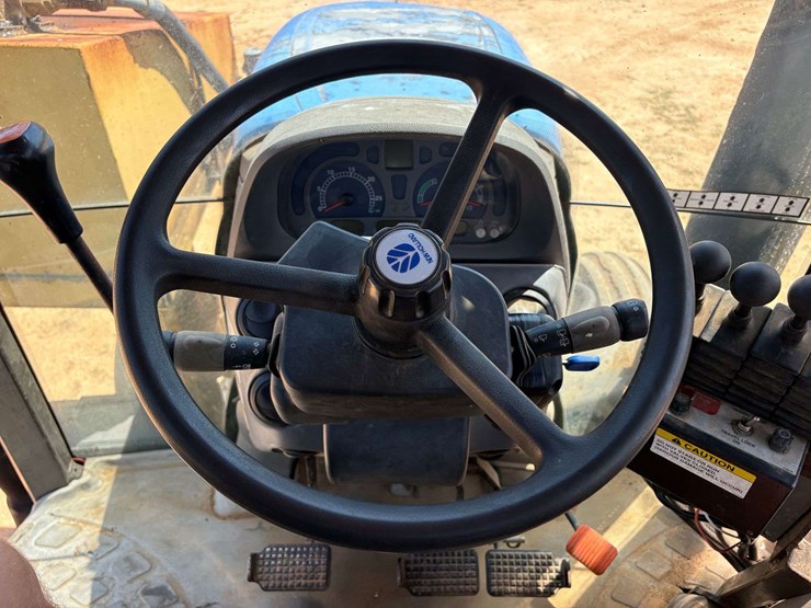 2004-new-holland-ts100a-image-10