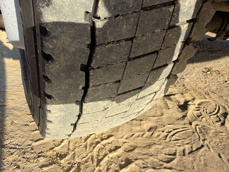 2012-ford-f550-image-23