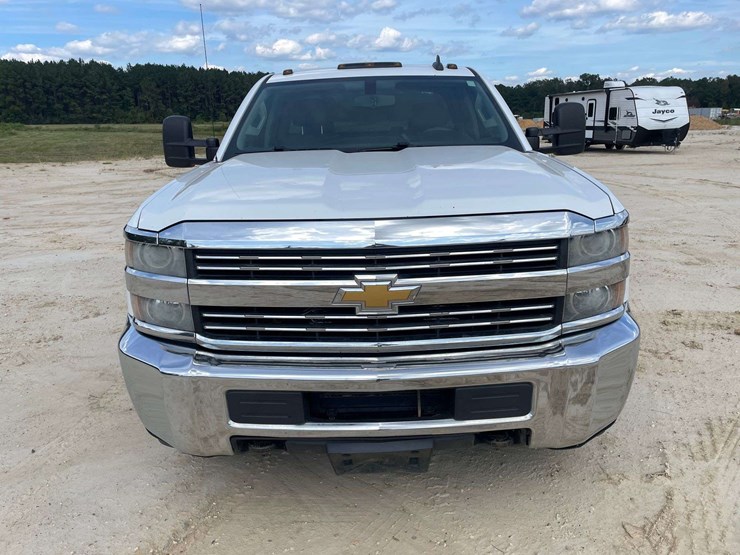 2015-chevrolet-silverado-2500-image-5