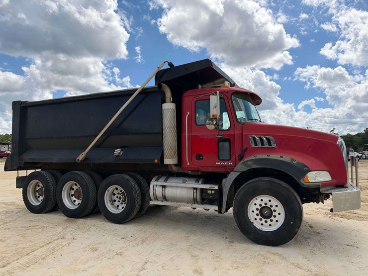 2007-mack-granite-ctp713b-image-5