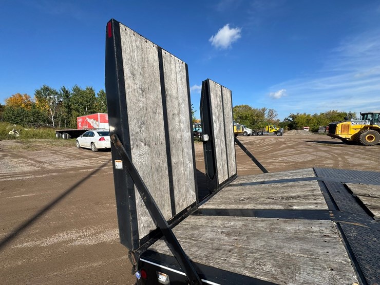 #1954-•-2016-felling-x-force-paver-special-lowboy-image-32