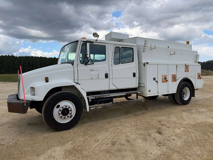 2003-freightliner-fl70-image-1