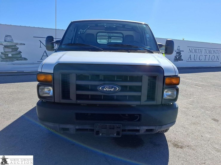 2011-ford-cargo-image-2