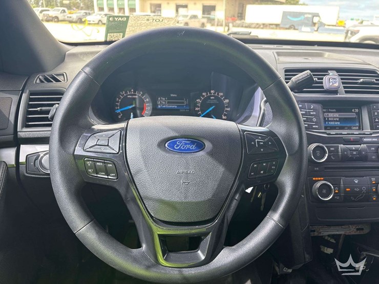 2018-ford-explorer-image-13