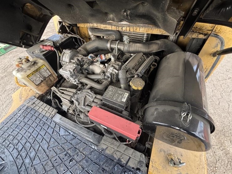 2020-caterpillar-gc40k-image-28