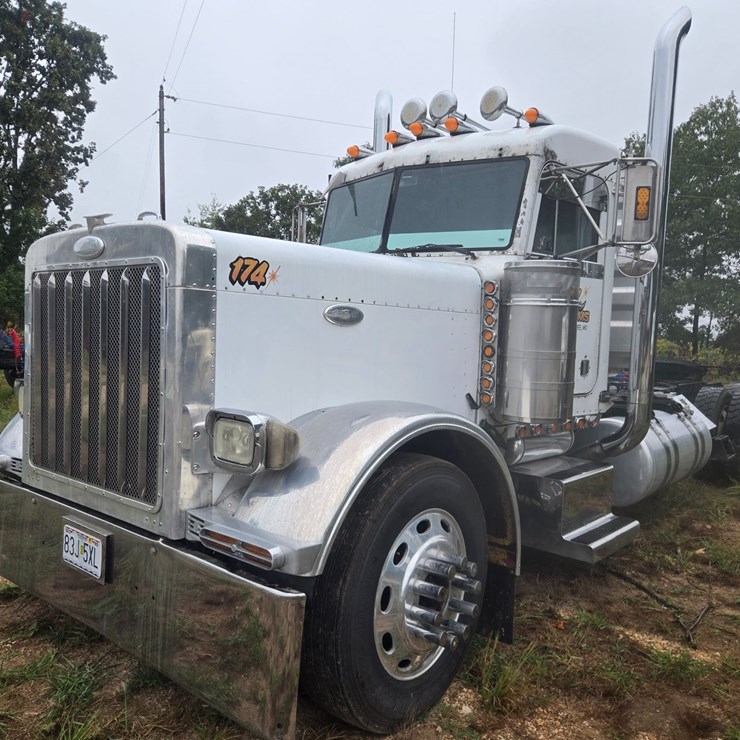 2000 PETERBILT 379
