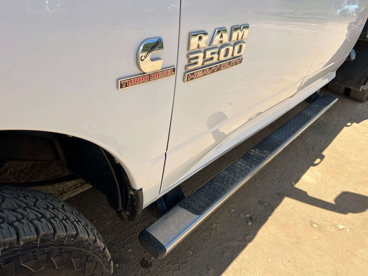 2015-dodge-3500-image-34
